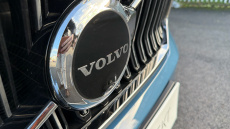 Volvo XC40 2.0 B3P Ultra Dark 5dr Auto Petrol Estate